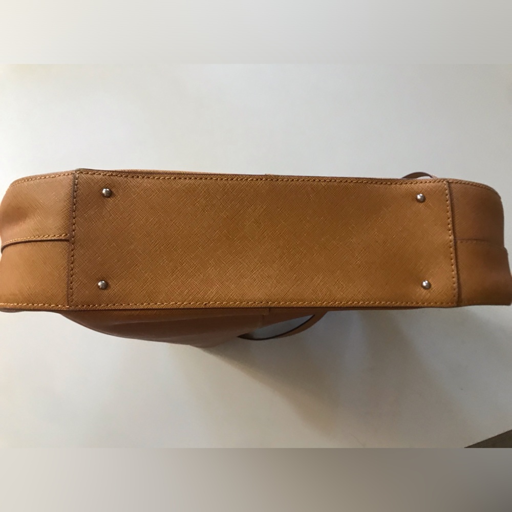 HOBO tan purse - Picture 6 of 9